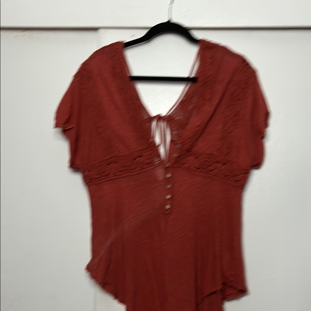 Free People  Flutter Sleeve  size oversized small, top.